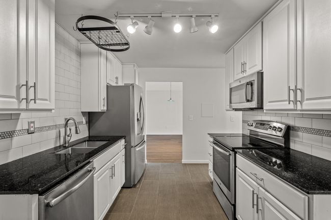 APT-409 - 6450 York Ave S, Condo with 2 bedrooms, 2 bathrooms and null parking in Edina MN | Image 12