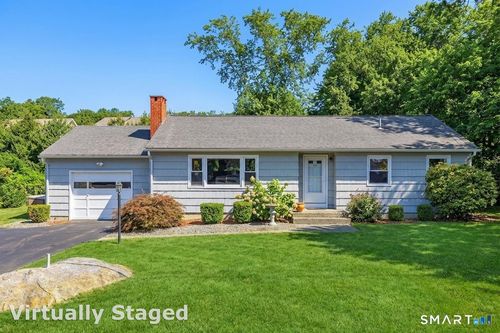 43 Park Pl, Niantic, CT, 06357-2317 | Card Image