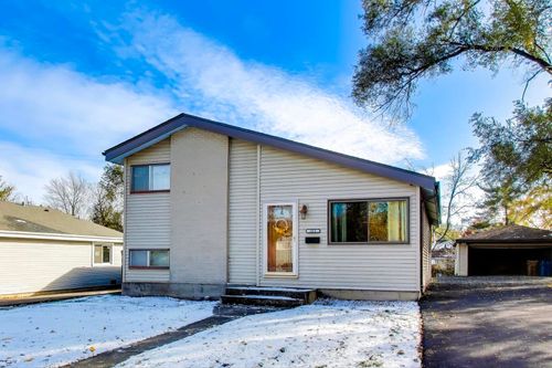 661 Easy St, Glendale Heights, IL, 60139-3339 | Card Image