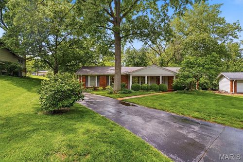 259 White Tree Ln, Ballwin, MO, 63011-3338 | Card Image