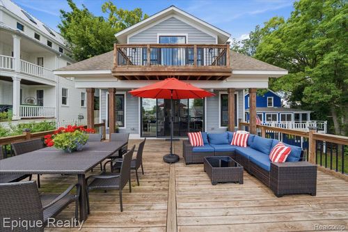 114 Bellevue Ave, Lake Orion, MI, 48362-2704 | Card Image
