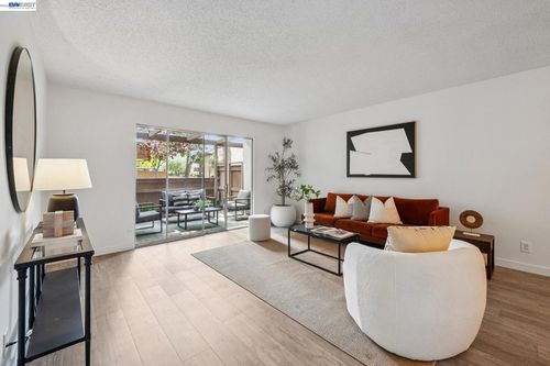 b106-1327 Webster St, Alameda, CA, 94501-3810 | Card Image
