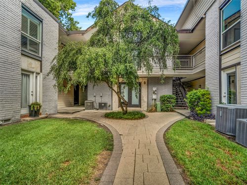 407b-2722 Knight St, Dallas, TX, 75219-3704 | Card Image