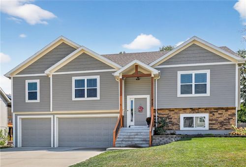 417 Lilly Ln, Liberty, MO, 64068 | Card Image
