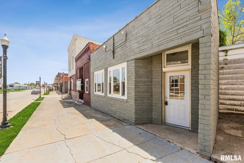 323 W Front St, Annawan, IL, 61234-7732 | Card Image