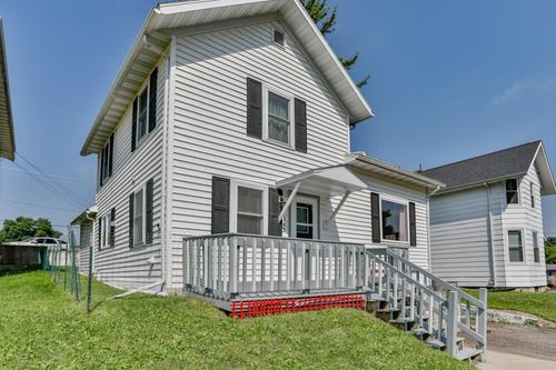 105 Allen St, Athens, WI, 54411-9242 | Card Image