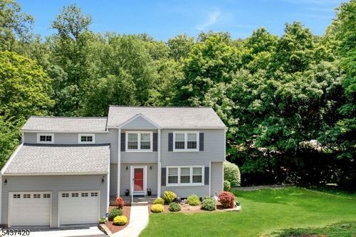 4 Ashley Ct, Monroe Twp, NJ, 08831-3202 | Card Image