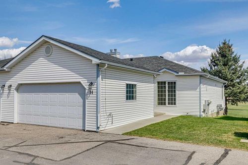 34-105 Elm Pl, Okotoks, AB, T1S1Y9 | Card Image