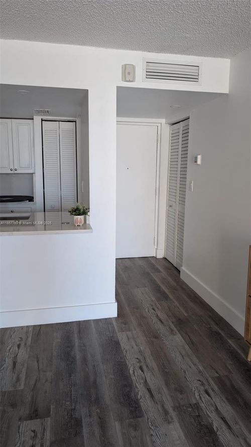 apt-c405-10700 Sw 108th Ave, Miami, FL, 33176-8617 | Card Image