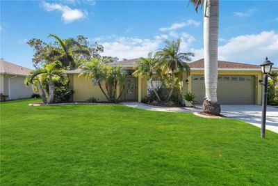 7724 37 Th Street E, House other with 3 bedrooms, 2 bathrooms and null parking in Sarasota FL | Image 1