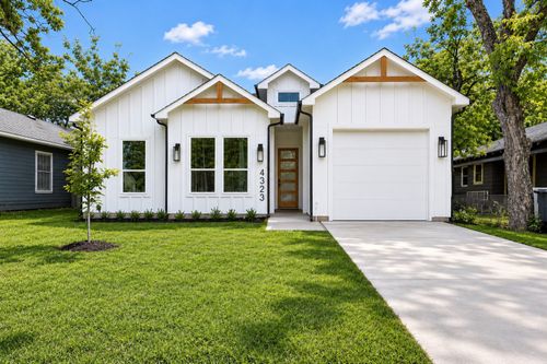 4323 Metropolitan Ave, Dallas, TX, 75210-1126 | Card Image