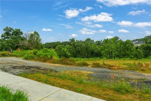 Lot 2 Beaver Grade Rd, Mc Kees Rocks, PA, 15136-1147 | Card Image