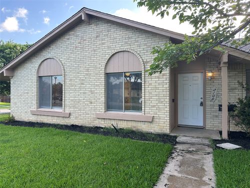 2109 Cedarcrest Dr, Carrollton, TX, 75007-5765 | Card Image