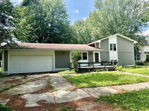 412 N Main St, Chadwick, IL, 61014-9420 | Card Image