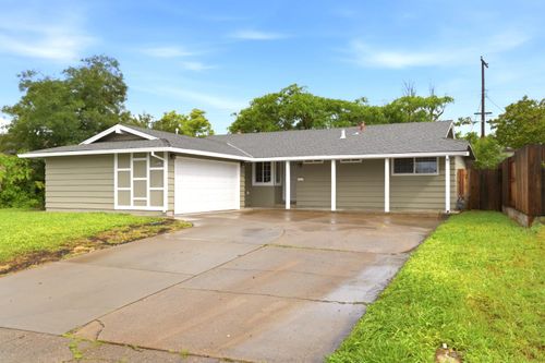 5828 Shenandoah Dr, Sacramento, CA, 95841-2314 | Card Image