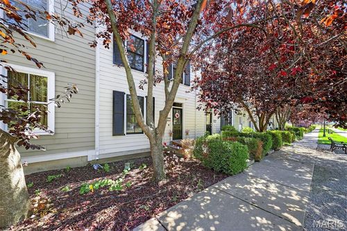 3265 Civic Green Way, Saint Charles, MO, 63301-8204 | Card Image