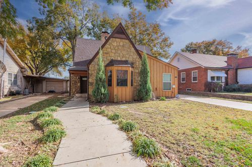 1330 N 2nd St, Arkansas City, KS, 67005-1520 | Card Image