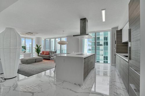 5-2207-330 Sunny Isles Blvd, Sunny Isles Beach, FL, 33160 | Card Image