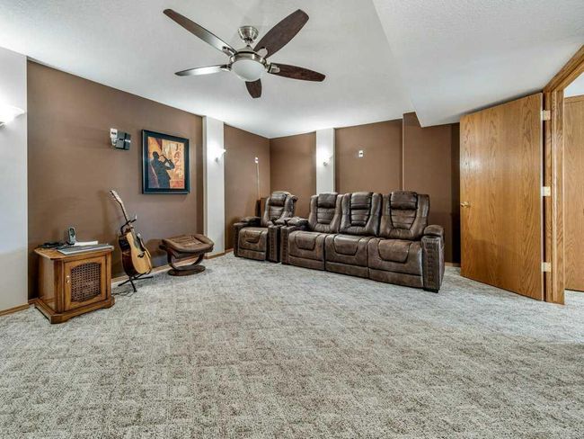 1043 Canyon Boulevard W, Home with 5 bedrooms, 3 bathrooms and 5 parking in Lethbridge AB | Image 27
