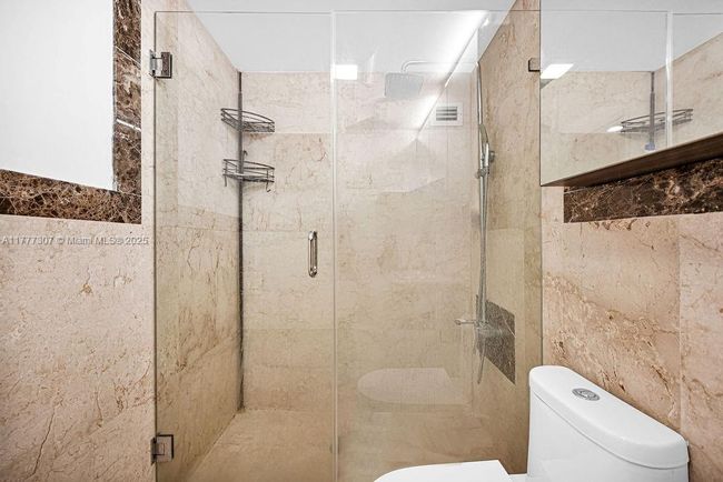APT-1003 - 10185 Collins Ave, Condo with 1 bedrooms, 1 bathrooms and null parking in Bal Harbour FL | Image 25