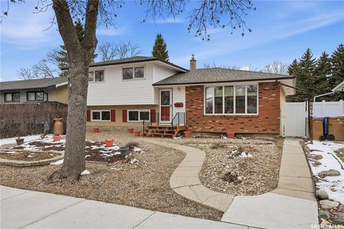 110 Mccarthy Blvd N, Regina, SK, S4R6A4 | Card Image