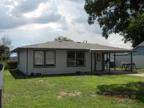 1611 N Magdalen St, San Angelo, TX, 76903-3935 | Card Image