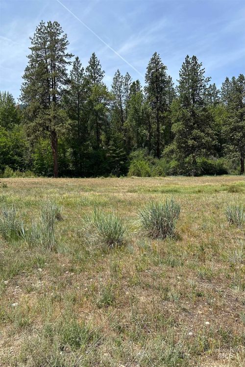 24 Wapiti Ct, Garden Valley, ID, 83622-1027 | Card Image