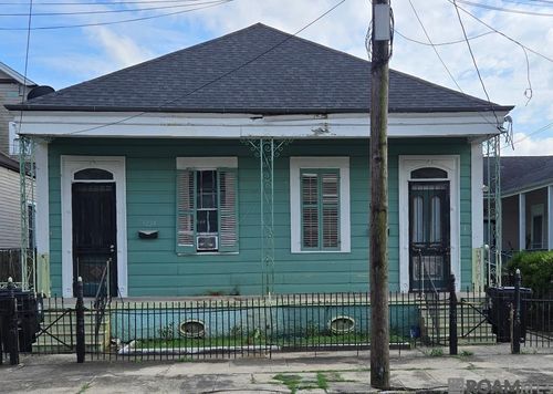 24-5222-24 Dauphine St, New Orleans, LA, 70117-3730 | Card Image