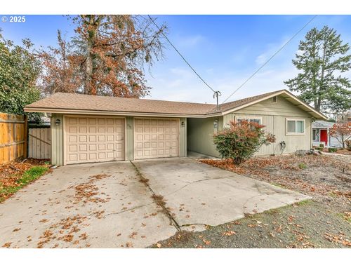 317 Highland Dr, Medford, OR, 97504-7564 | Card Image
