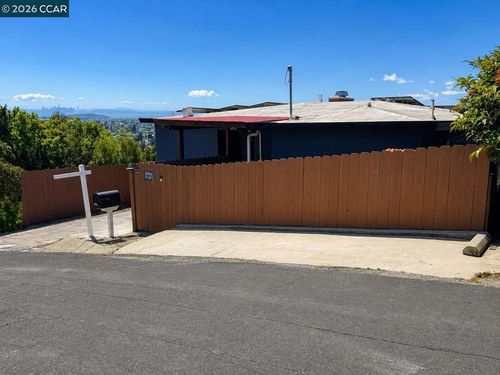 1531 Bayo Vista Ave, San Pablo, CA, 94806-4108 | Card Image