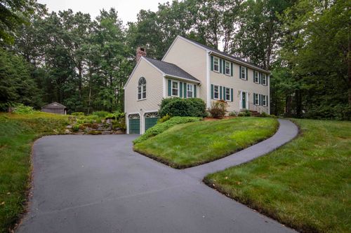 4 Woodbine Dr, Londonderry, NH, 03053-3061 | Card Image