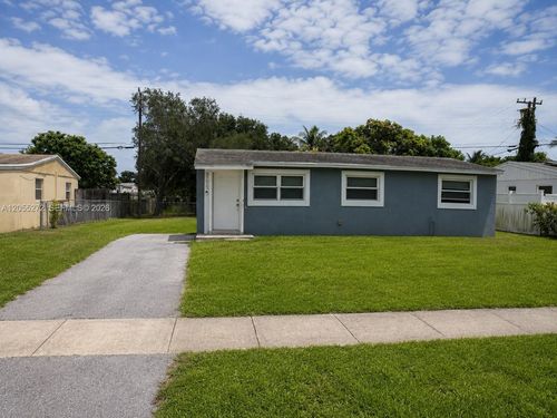 5295 Helene Pl, West Palm Beach, FL, 33407-1633 | Card Image