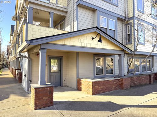 301-9837 Ne Irving St, Portland, OR, 97220 | Card Image