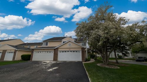 150-150 Winchester Dr, Streamwood, IL, 60107-1385 | Card Image