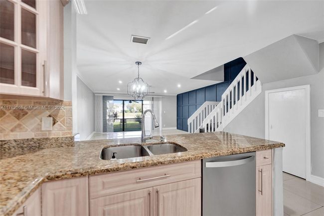 2407 - 3325 Carambola Cir S, Condo with 2 bedrooms, 3 bathrooms and null parking in Coconut Creek FL | Image 9