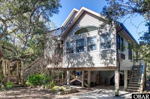 47 2nd Ave, Ocracoke, NC, 27960-9607 | Card Image