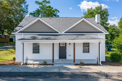 720 E Main St, Maiden, NC, 28650-1422 | Card Image