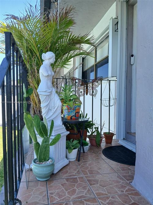 21-13231 Sw 17th Ln, Miami, FL, 33175-7649 | Card Image