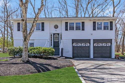 7 Bunker Hill Rd, Lawrence, NJ, 08648-2801 | Card Image