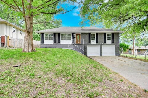 3622 Queen Ridge Dr, Independence, MO, 64055-3768 | Card Image