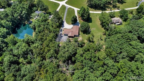 8 Oakwood Est, Wright City, MO, 63390-4815 | Card Image