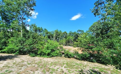 7 Forbes Rd, Rochester, MA, 02770-1028 | Card Image