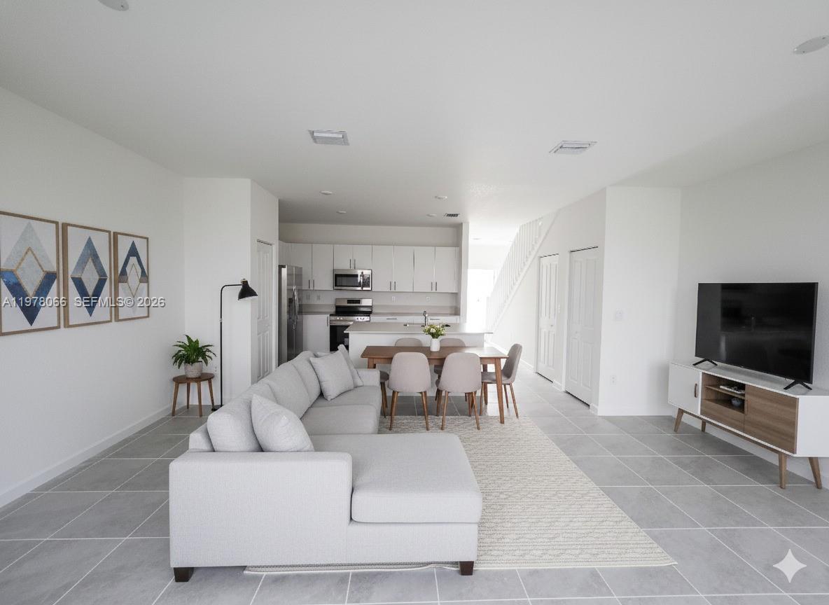 Residential Lease in Florida City 5