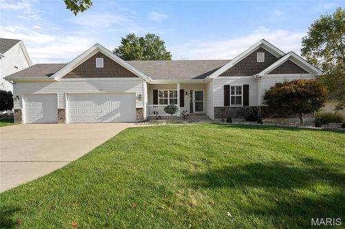 819 Honeywood Dr, Lake St Louis, MO, 63367-2640 | Card Image