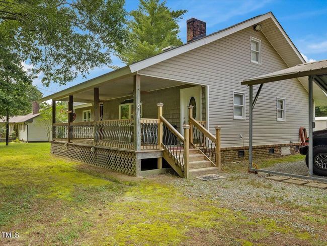 04-Front Exterior | Image 4
