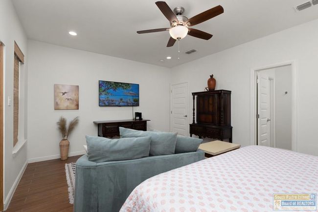 A - 212 W Acapulco St, Townhouse with 3 bedrooms, 3 bathrooms and 2 parking in South Padre Island TX | Image 25