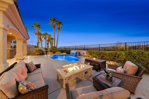 25 Avenida Fiori, Henderson, NV, 89011-2401 | Card Image