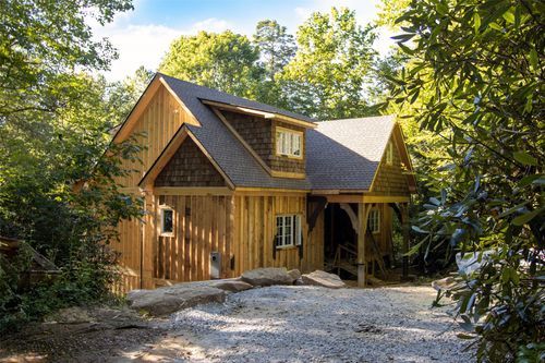 70 Cottonwood Dr, Highlands, NC, 28741 | Card Image