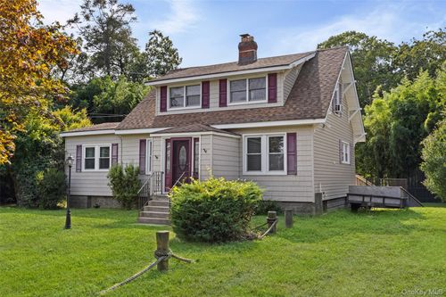 32 Whittier Dr, Mastic Beach, NY, 11951-5109 | Card Image