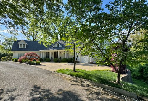 1117 Winding Oaks Way, Chattanooga, TN, 37405-1552 | Card Image